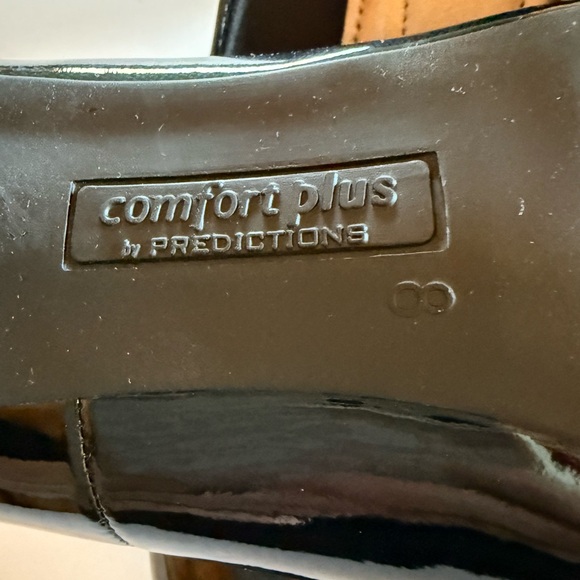 Predictions Women's Glossy Black Heels - Picture 4 of 8